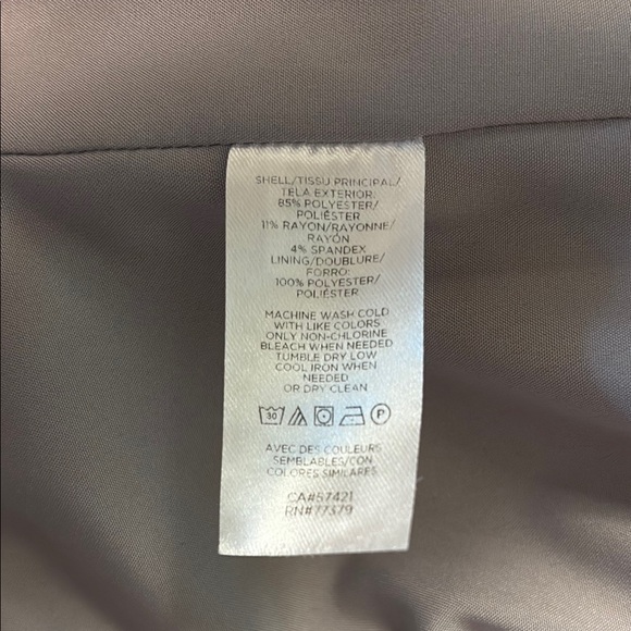 Ann Taylor Women’s Light Gray Suit Separates, size 10 blazer, size 12 pants - Picture 4 of 12